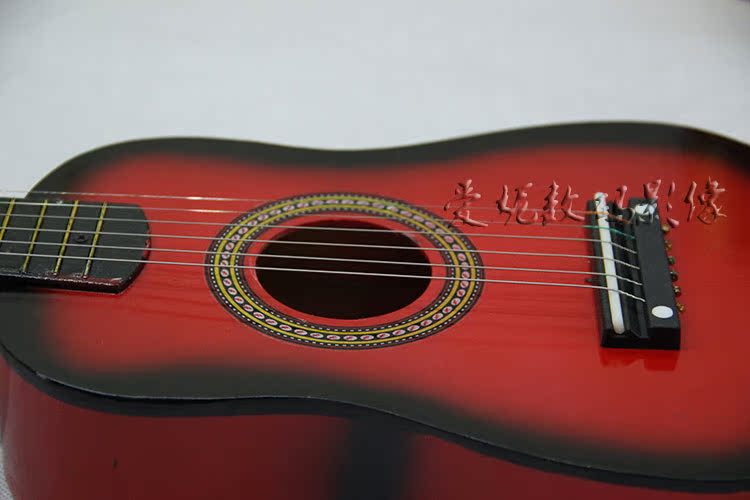 Trẻ em chụp ảnh đạo cụ cung cấp hình ảnh nền đồ chơi phòng thu mô hình guitar mô hình trang trí mới phim nhỏ trang trí cửa sổ - Đồ chơi nhạc cụ cho trẻ em cây đàn đồ chơi cho bé