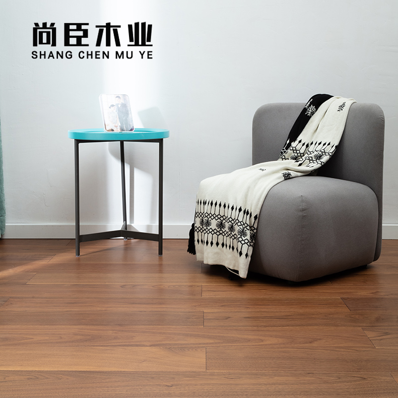 Black walnut multi-layer three-layer pure solid wood floor natural log color fishbone herringbone lock clasp geothermal floor heating