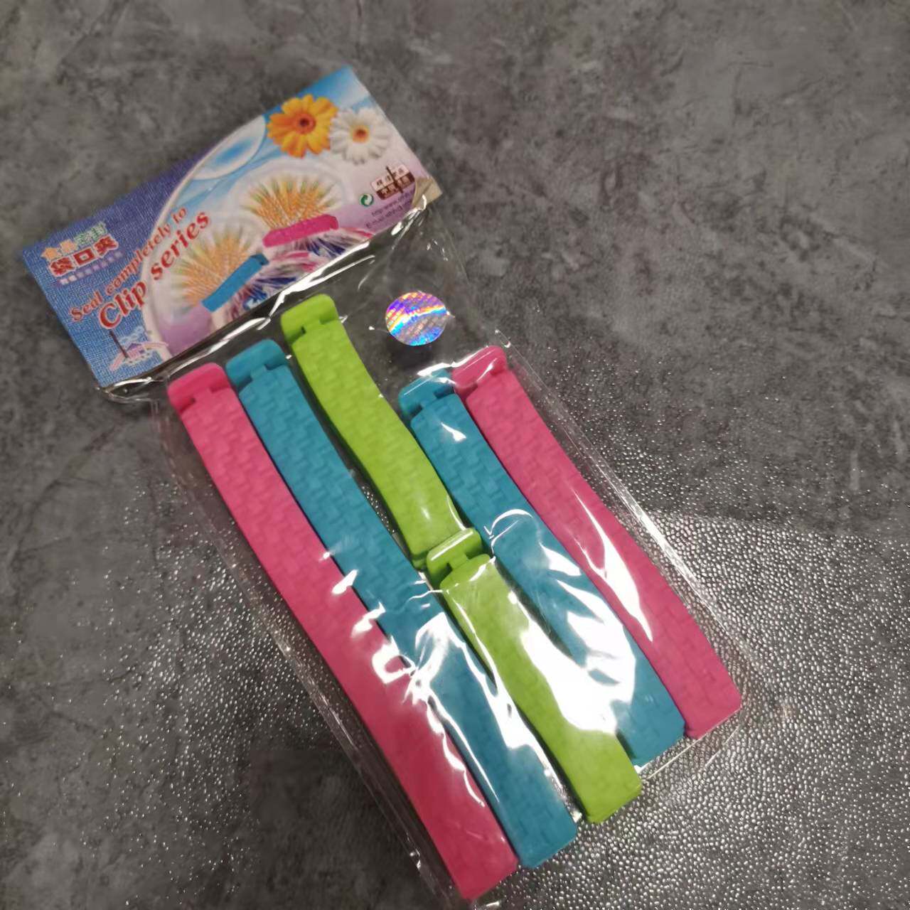 Not remote full thirty seal clip style random