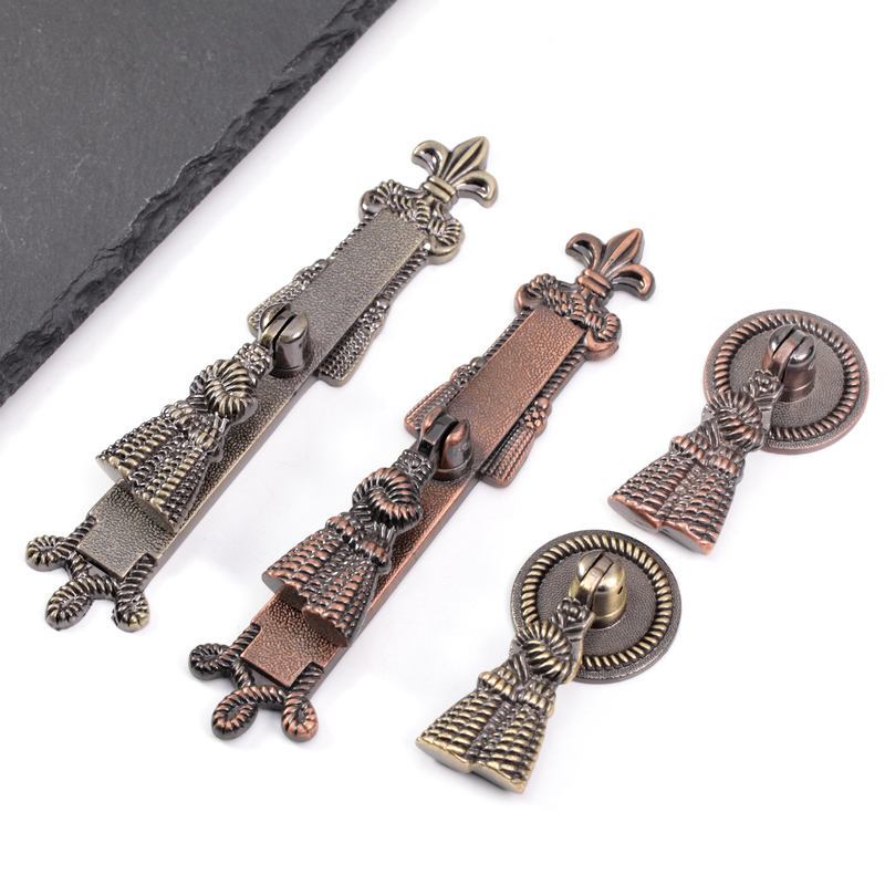 2121 antique bronze handle Qinggu bronze retro hanging drawer Wardrobe Door Handle O-style Tian Garden American