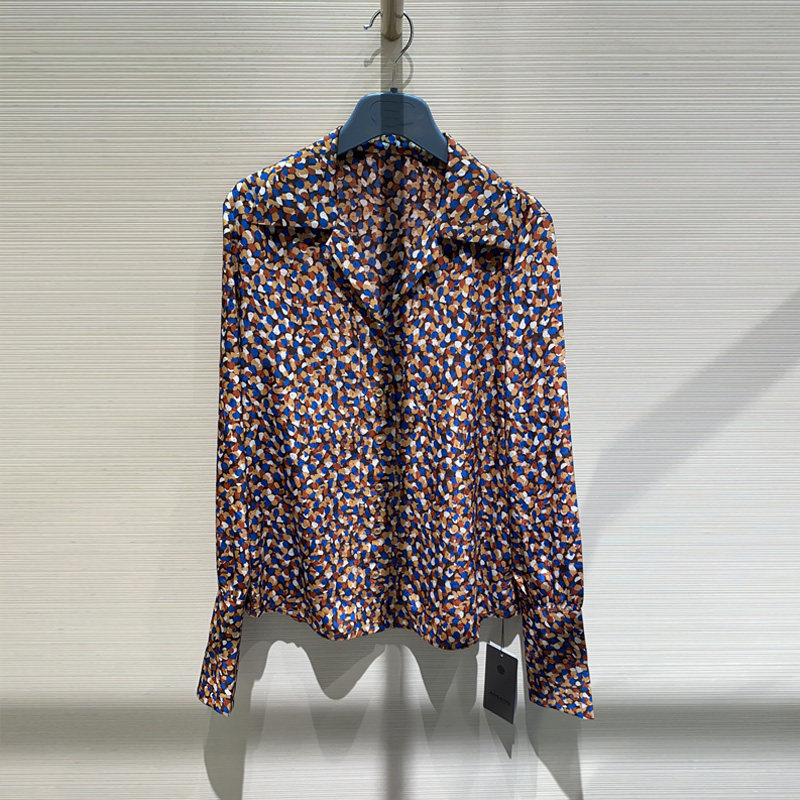 2022 Gothic new special cabinet spring special cabinet with the same girl fit 100 hitch BAO WELN long sleeve shirt