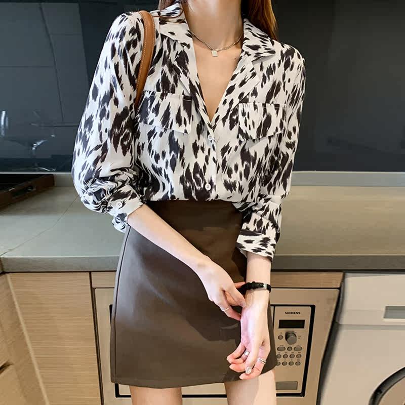 The new counter brother of the 2022 spring domestic hundred and cold snow spinning BAO WEN long sleeve shirt woman