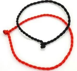 Плетеный оберег на день рождения ручной работы с косичкой, браслет из красной нити, аксессуар, подарок на день рождения