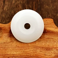 Белый защитный амулет, пряжка