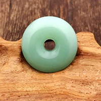 Светло -зеленая и безопасная пряжка