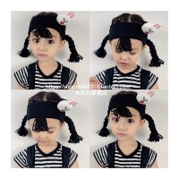 Маленькие белые волосы коса