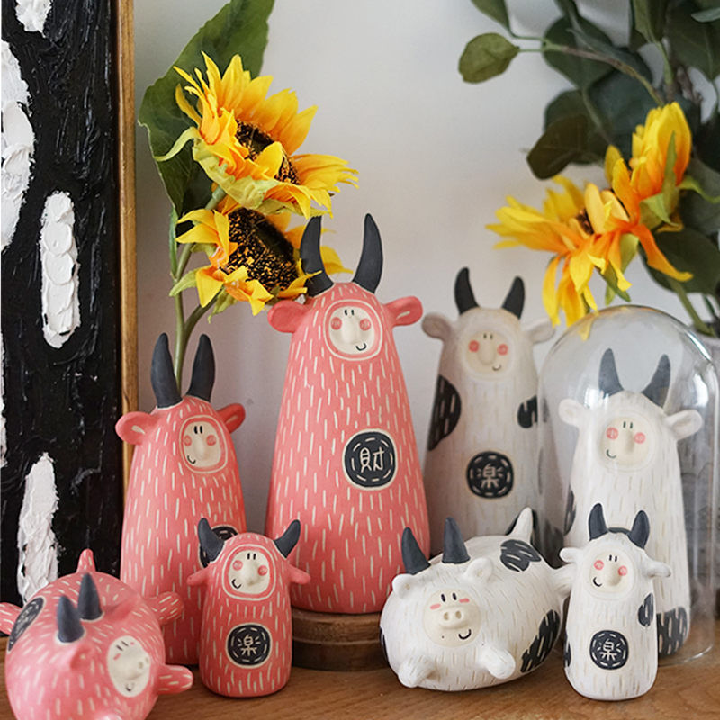 Home Decoration Day Style Gift Clay Dairy Cows Hand Pinching Ceramic Small Pendulum Pieces Cute Original Design Small Companions Gift