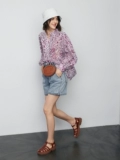 Huanxing 22 Осень модная световая леопардовая леопардовая блузка Airfare Small Design Fashion Printing Castle E33441