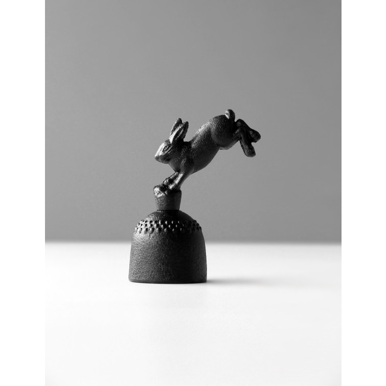 Spot Japan imported Southern iron rabbit and horse cast iron table bell hand wake God bell Zodiac ornament