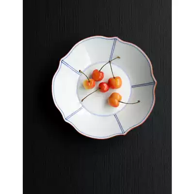 Spot Japan imported Hasami-yaki hand-painted blue and white 16 5 cm flat-bottomed flower edge small plate Japanese plate