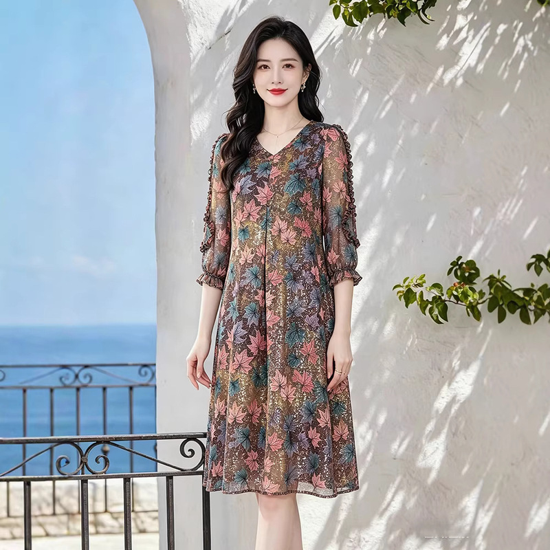 2026 Summer New Chiffon Plus-Size Dress for Women, Suitable for 200-240 Pounds, Mid-Length Floral Print Dress That Hides the Belly and Makes You Look Slimmer