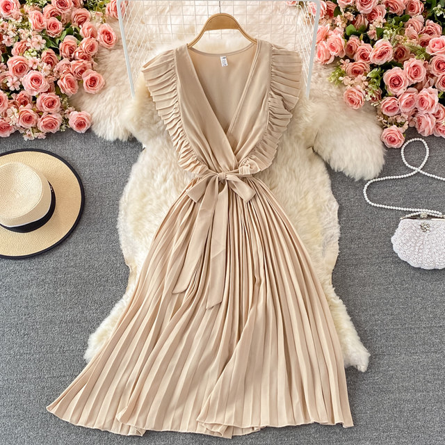 Summer new Hepburn light and familiar style elegant temperament slim waist mid-length flying sleeves V-neck pleated dress