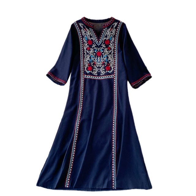 Autumn seaside travel vacation beach dress with slim waist and long skirt with ethnic style embroidery V-neck dress with long sleeves