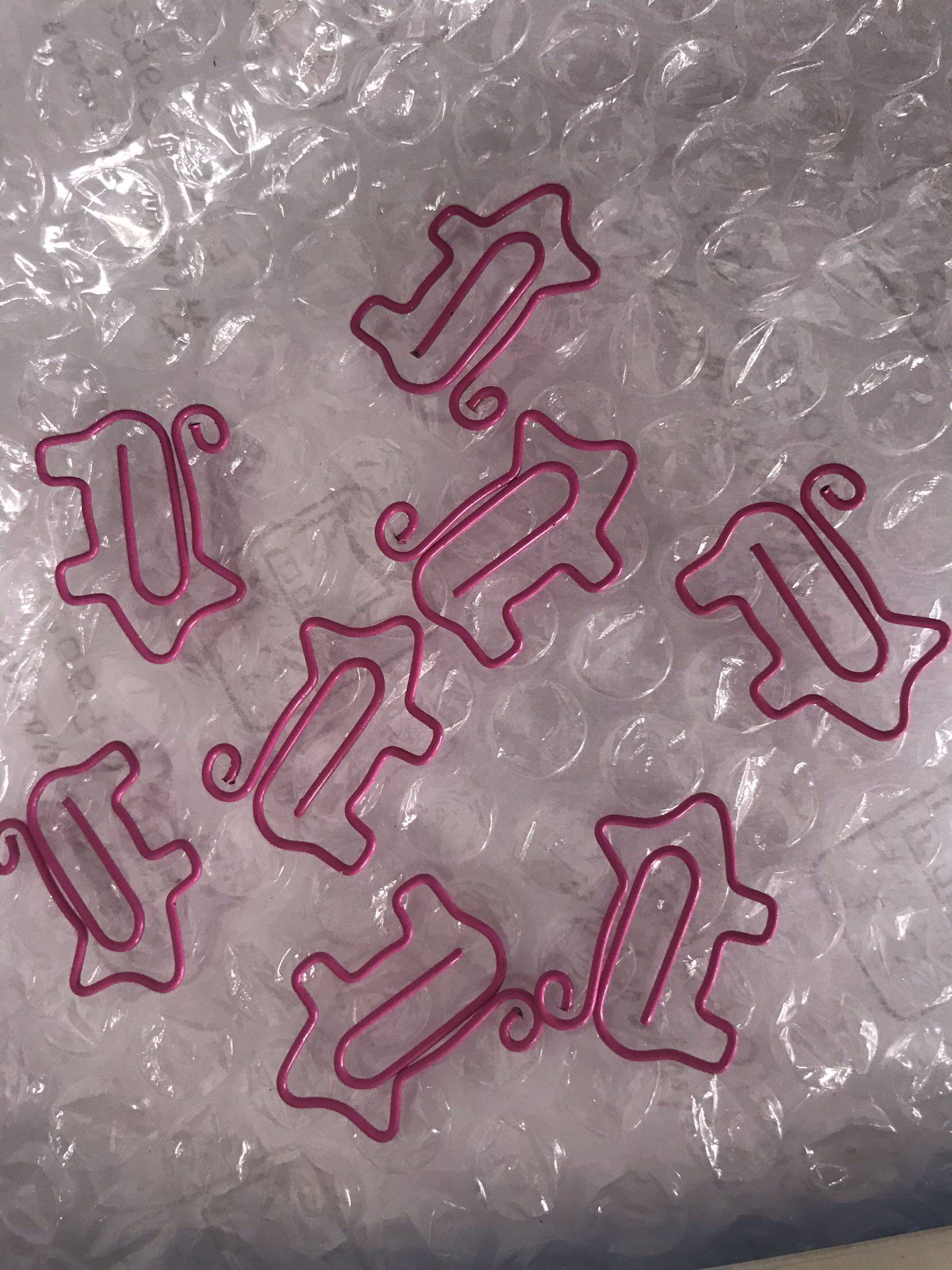 Creative piggy back-shaped pints and pins 8 only. 