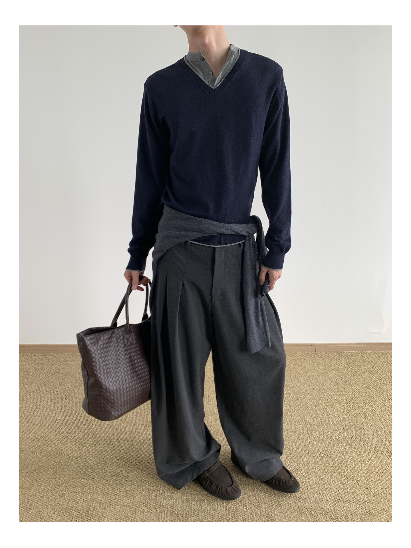MION Faux-Layer V-Neck Cropped Sweater