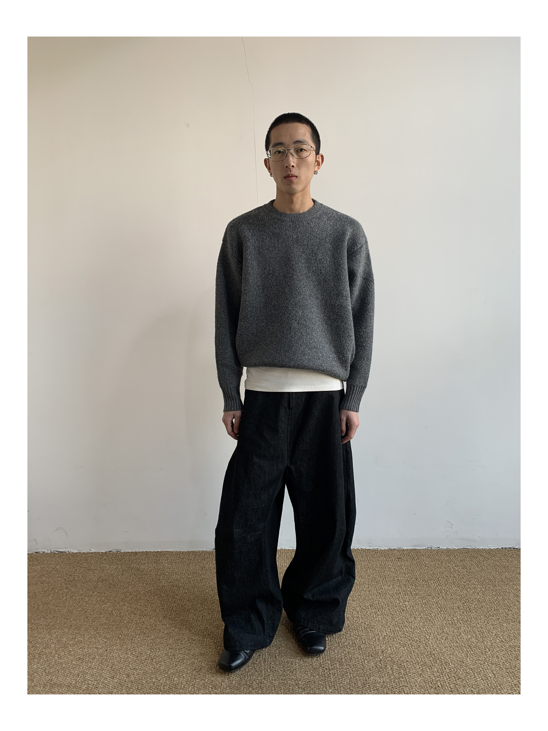 MION Thick Crew Neck Cropped Sweater