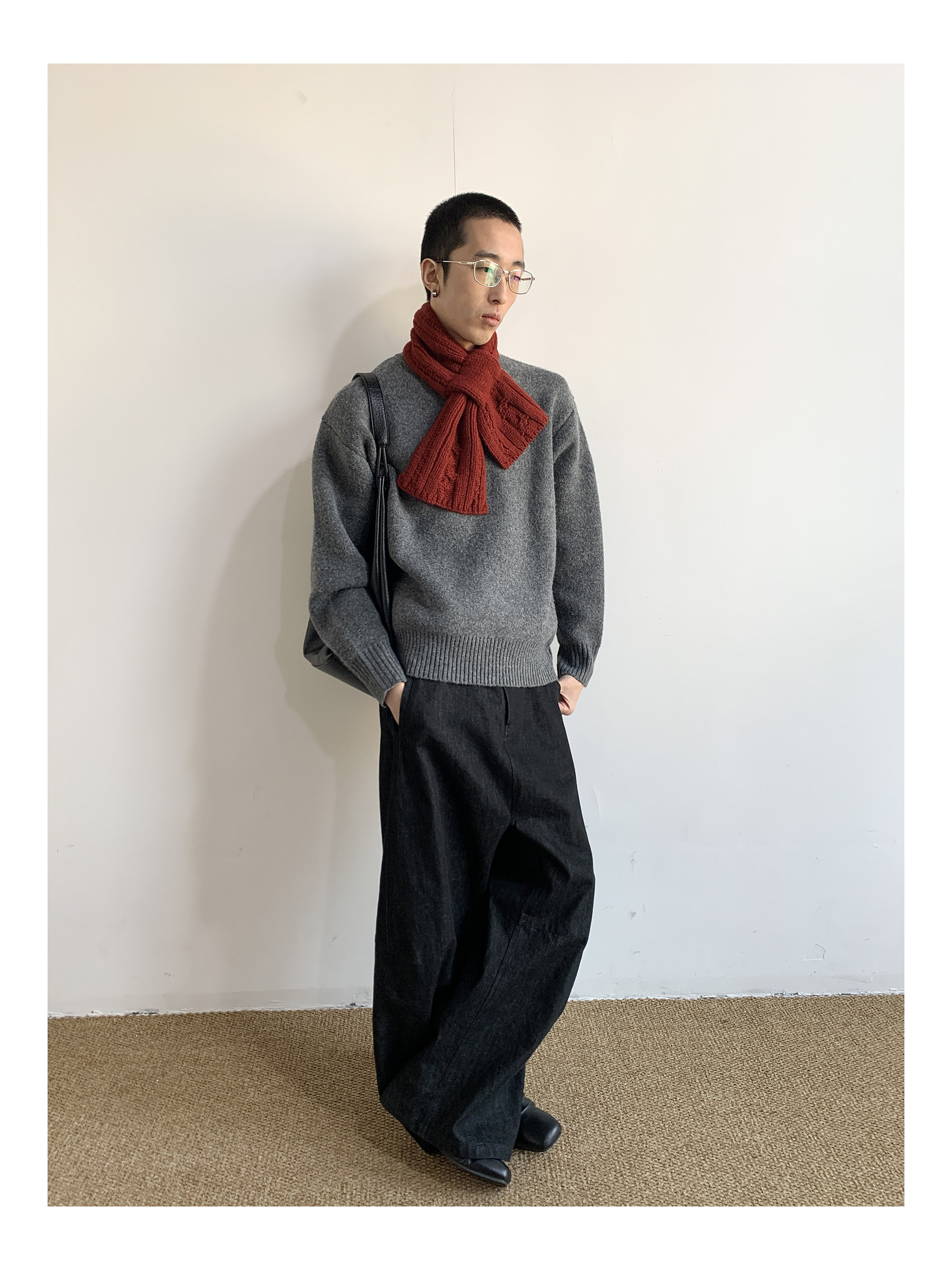 MION Thick Crew Neck Cropped Sweater