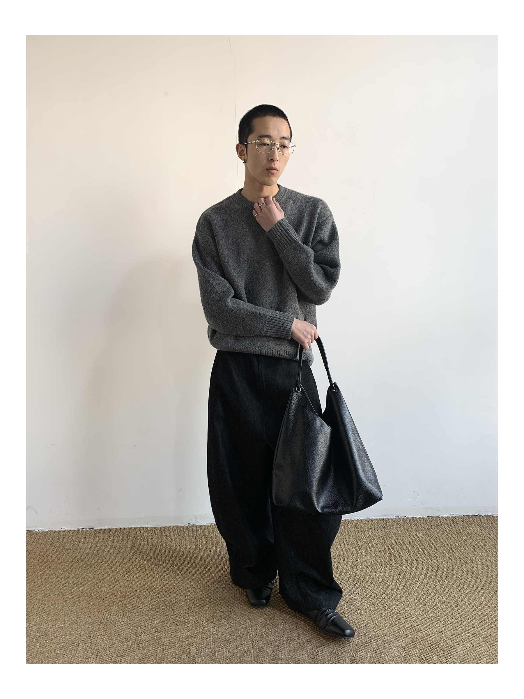 MION Thick Crew Neck Cropped Sweater