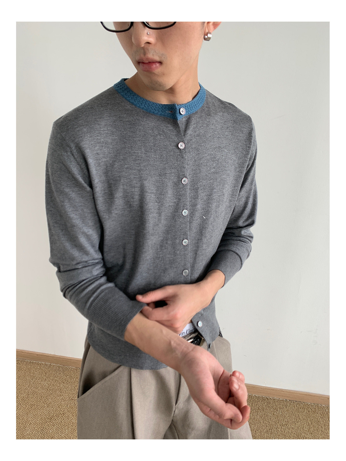 MION Contrast Colour Cropped Knit Cardigan