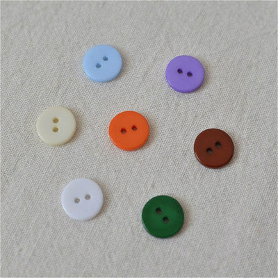 Handmade garment accessories: Simple resin shirt buttons (2-eye round buttons), diameter 1.2cm, 1.2 yuan, 10 pieces