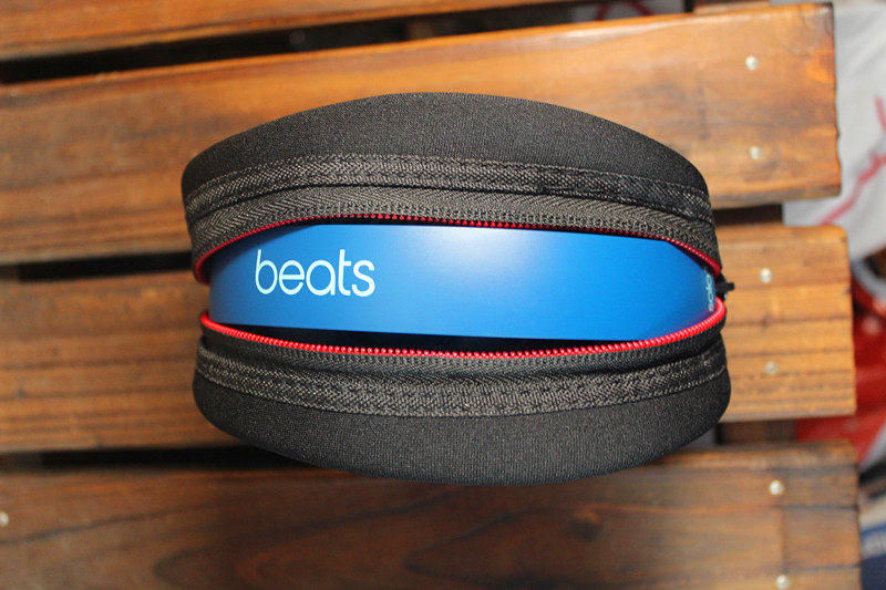 Wearing bluetooth headset anti-stress storage box Monster universal storage bag Soft box headset anti-pressure soft bag storage