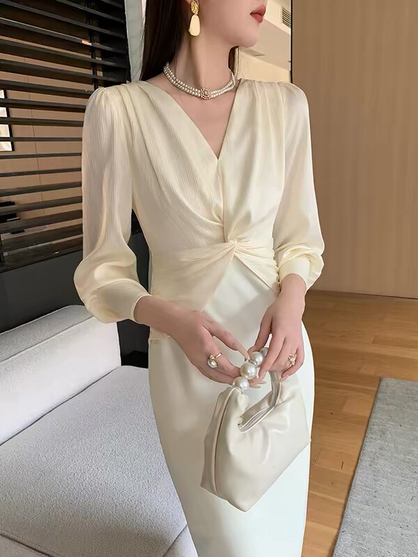 Qingmo | Fashionable Wrinkled Satin with Elastic Mickey Hemp V-Neck Knot Waist Slimming Dress