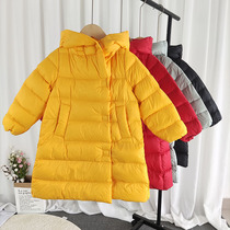 Small Jiangnan with the same style childrens down jacket in the long section for boys and girls children in the big childrens knee-length ultra-light thickening