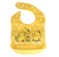 Два желтых цыплят