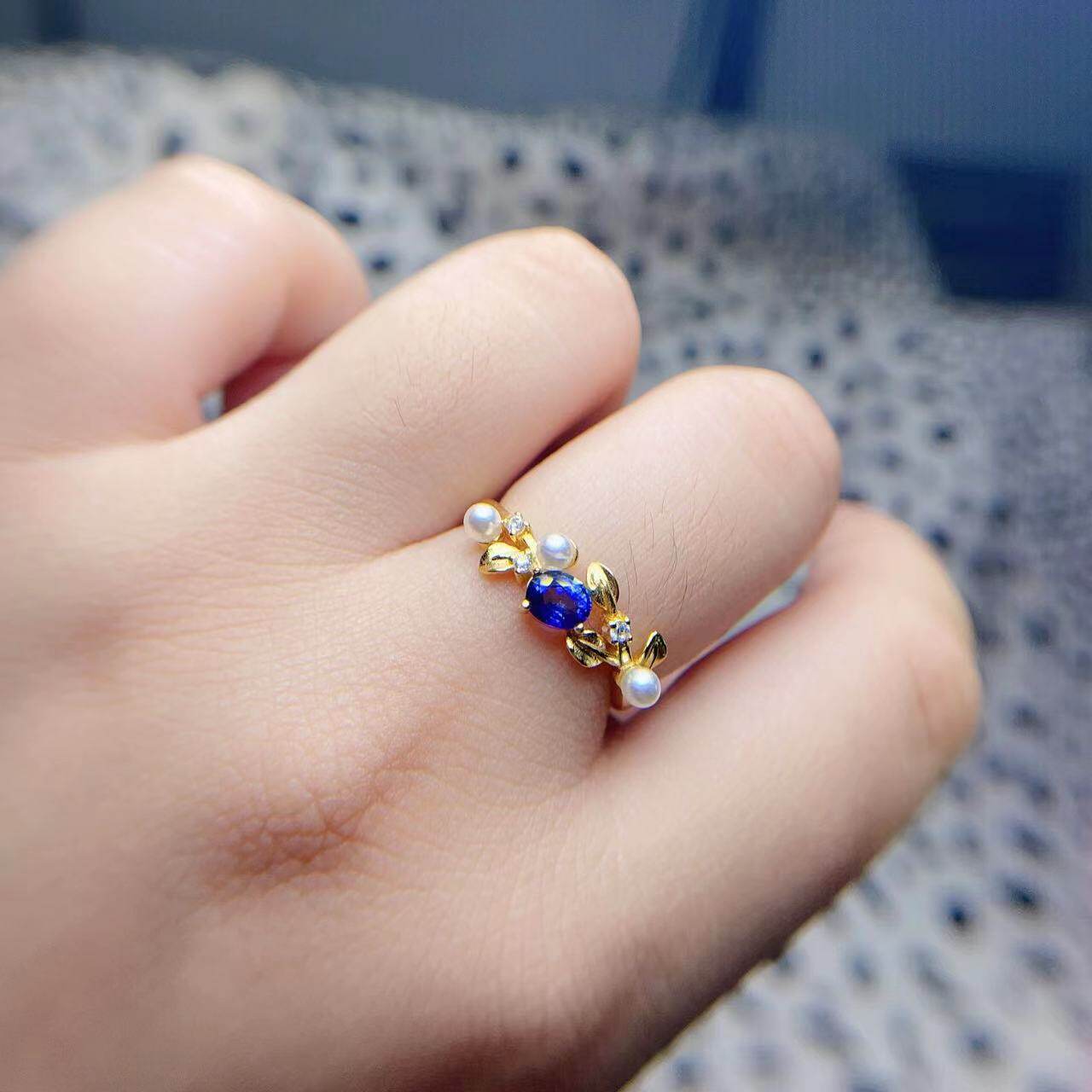 Natural unfired Sri Lankan royal blue sapphire ring 4 times 5925 silver finely inlaid with natural colored gemstones