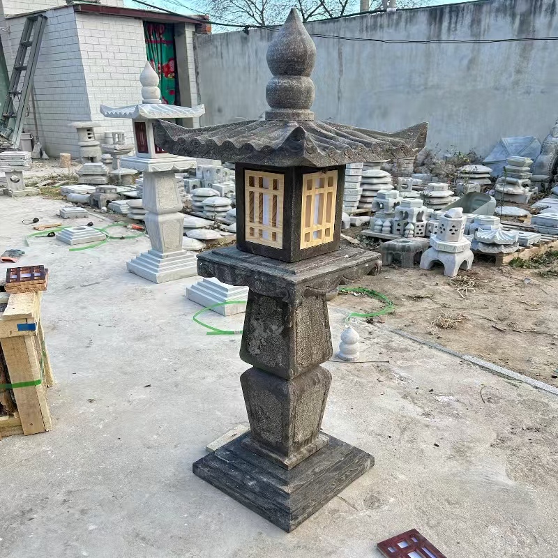 Stone Carving Stone Lantern, Bluestone Antique Japanese-Style Stone Lighthouse, Courtyard Villa Lawn Lamp, Floor-Standing Solar-Powered Chinese-Style Stone Lamp