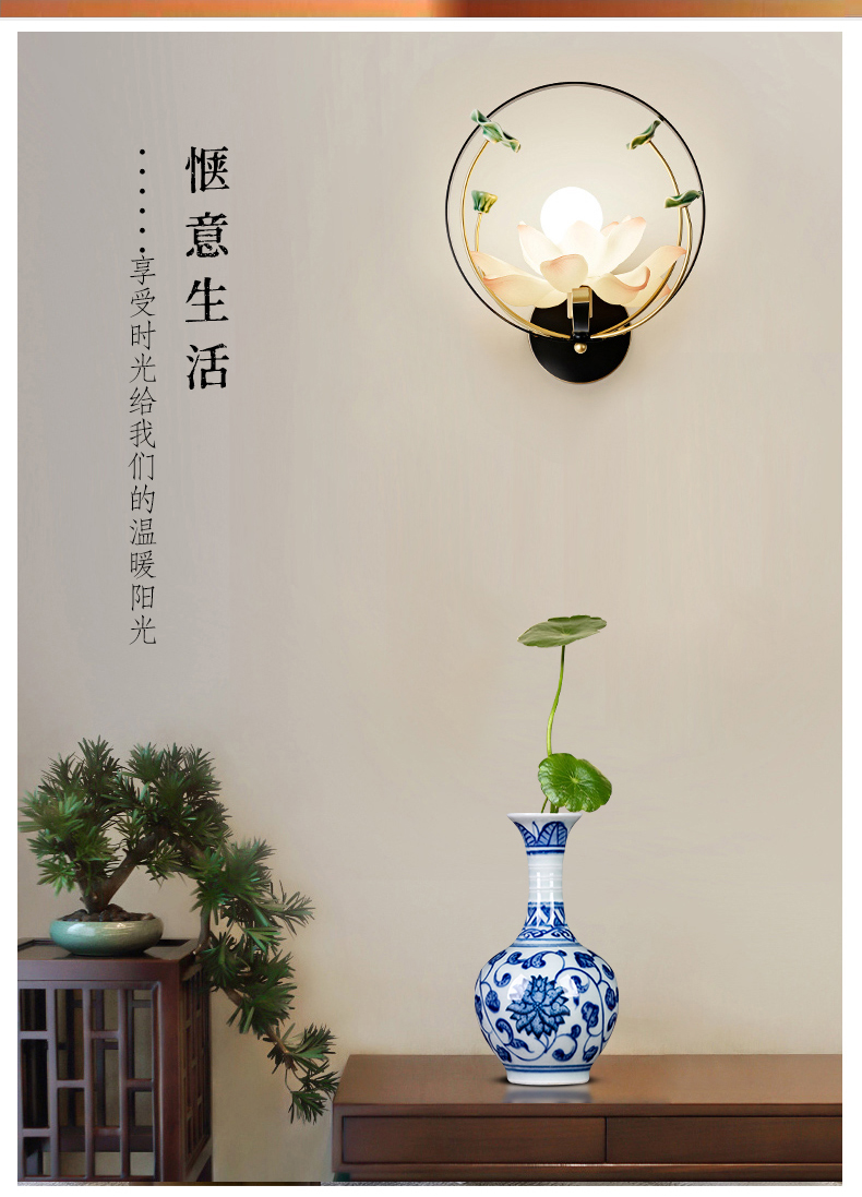 Jingdezhen ceramic mini hand - made small blue and white porcelain vase creative flower arranging furnishing articles furnishing articles of Chinese style household outfit