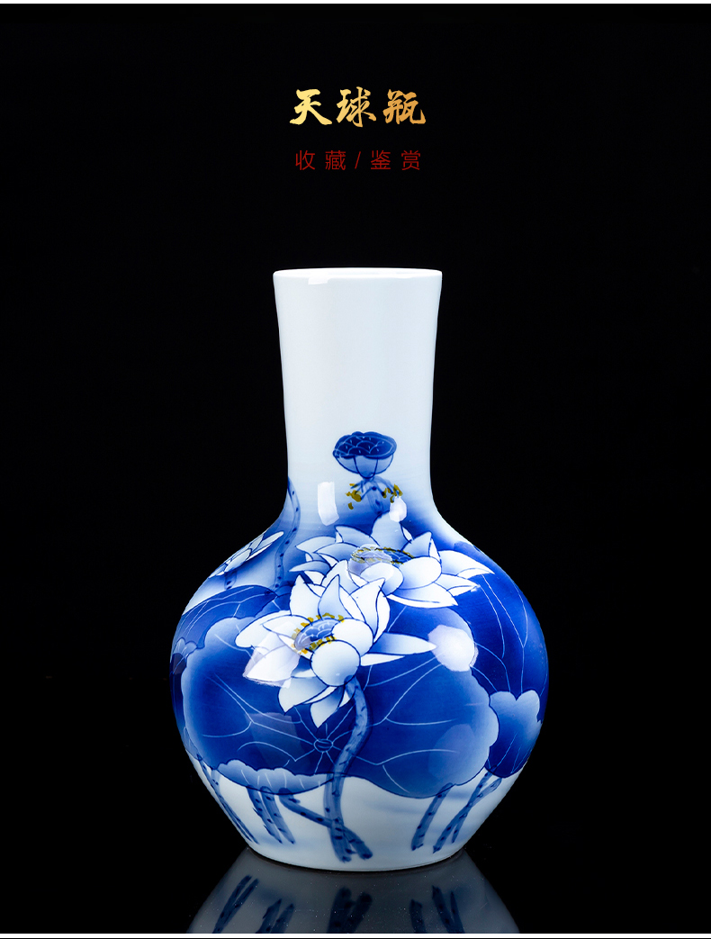 Hand - made white lotus flower vase of blue and white porcelain of jingdezhen ceramics living room TV cabinet decoration of Chinese style household furnishing articles