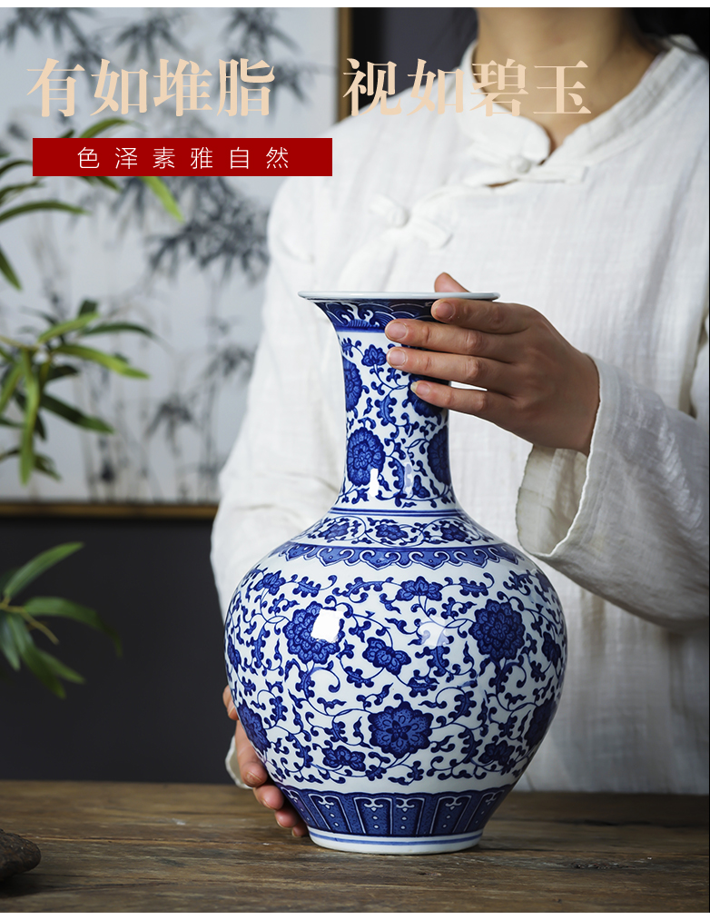 Jingdezhen ceramics new sitting room of Chinese style household furnishing articles antique blue and white porcelain vase rich ancient frame flower decorations