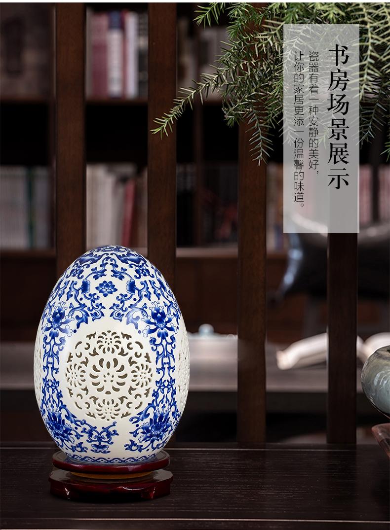 Jingdezhen blue and white ceramics powder enamel hollow - out the vase modern home flower arranging rich ancient frame sitting room adornment is placed