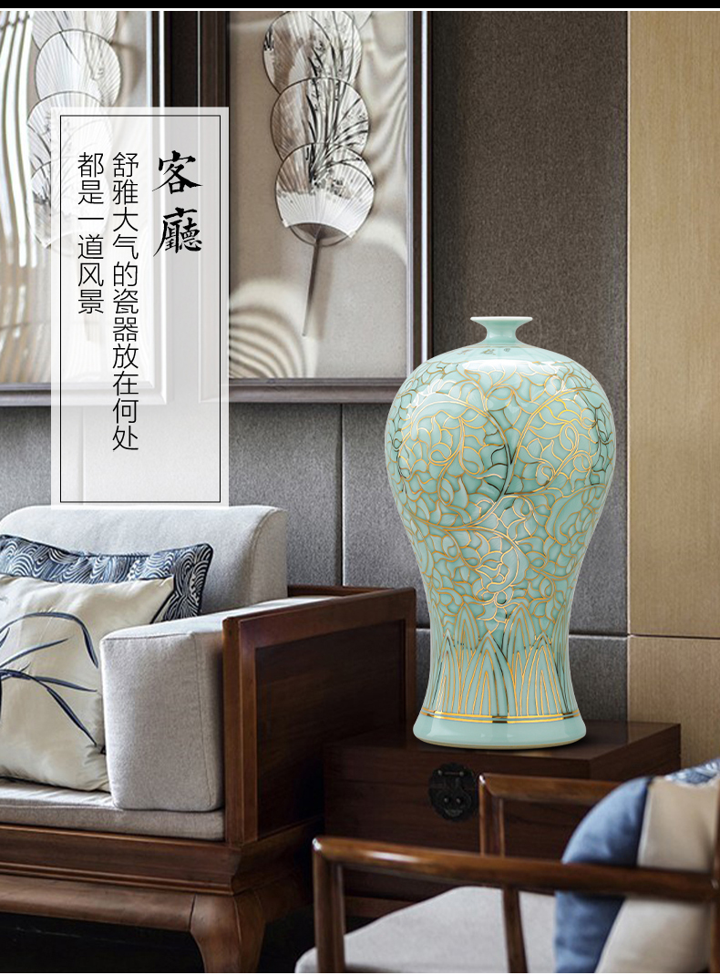 Jingdezhen chinaware bottle green glaze vase hand - made tracing painstakingly furnishing articles of Chinese style household living room TV cabinet decoration