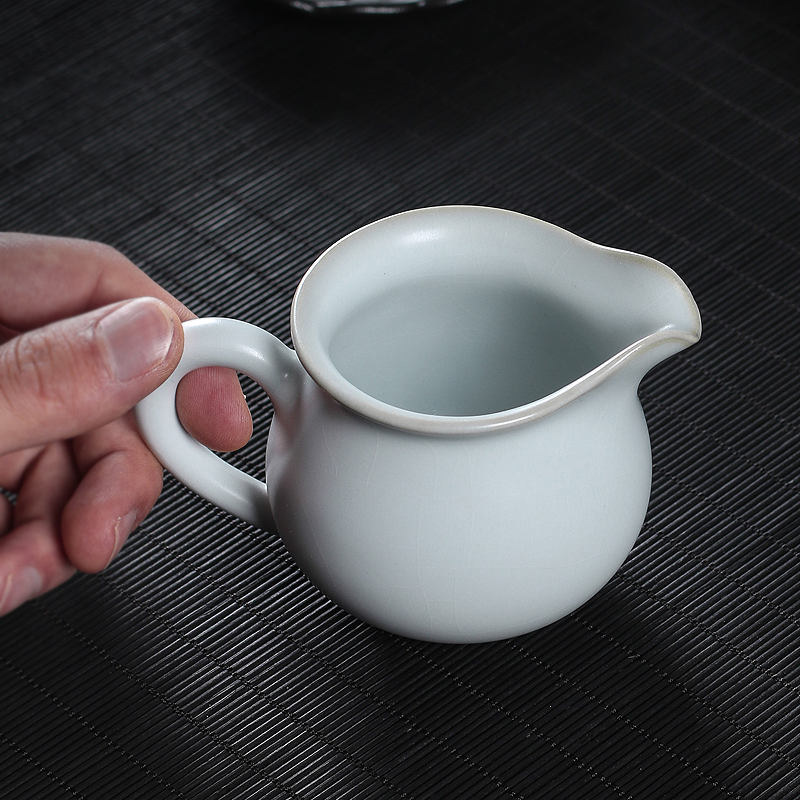 Kung fu tea household with anti-hot ceramic hand tea sea ru kiln opening piece of anti-hot ceramic cup