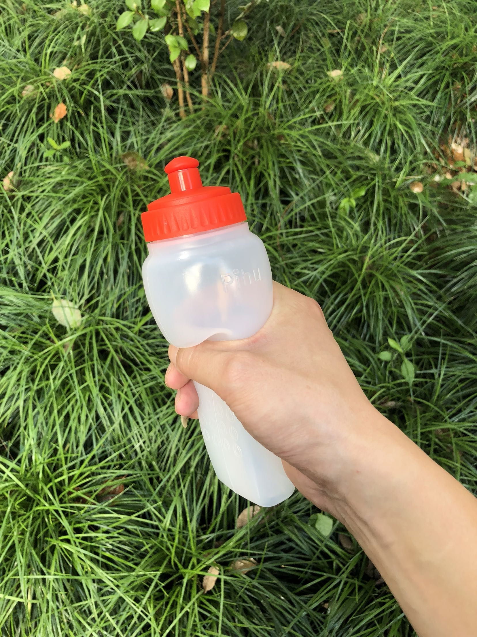 P pot fart pot chạy off-road cưỡi thể thao bảo vệ môi trường sáng tạo ấm đun nước nhẹ ngoài trời nước thủy tinh cầm tay bình uống nước thể thao	