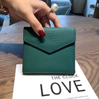 Ультратонкая воловья кожа на 6 слотов для карт античного зеленого цвета.