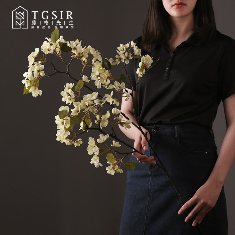 Wild cherry blossom simulation flower pendulum piece living room Xuanguan large piece landing high branch fake flower silk flower decoration pear flower shooting props