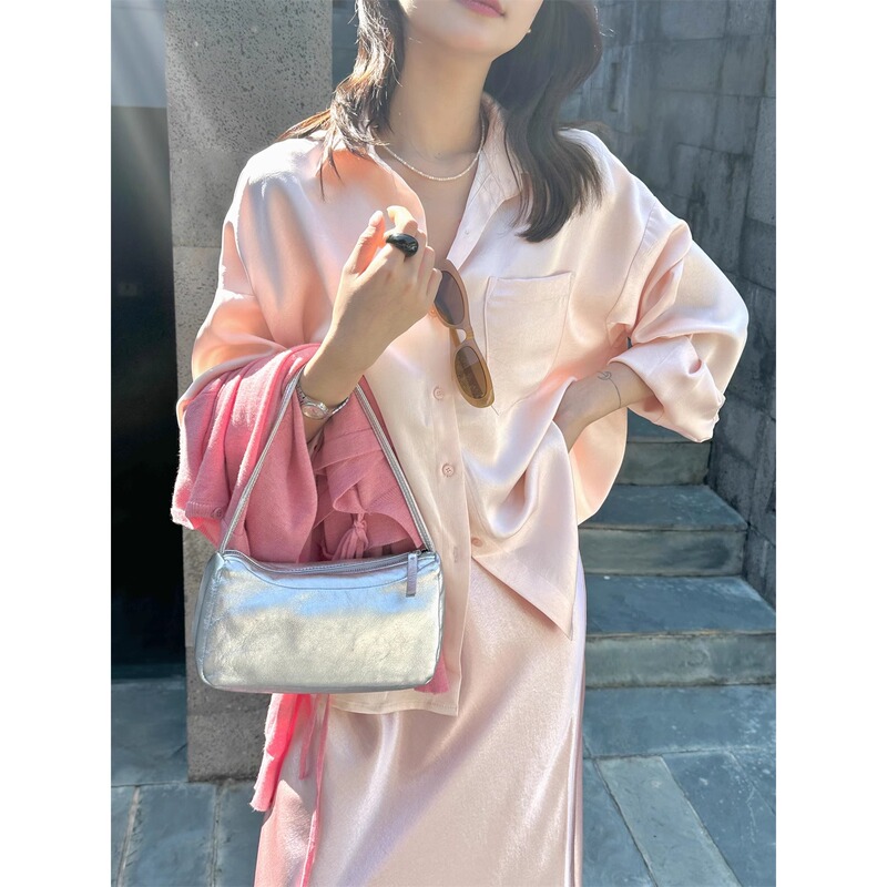 2026 Spring/Summer New Satin Pearlescent Age-Reducing Pink Shirt Hong Kong Style High-End Design Stylish Long-Sleeve Shirt for Women