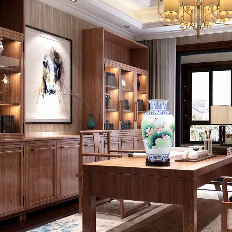 Jingdezhen ceramics hand - made vases, pastel blue and white porcelain home sitting room adornment is placed crafts flower arrangement
