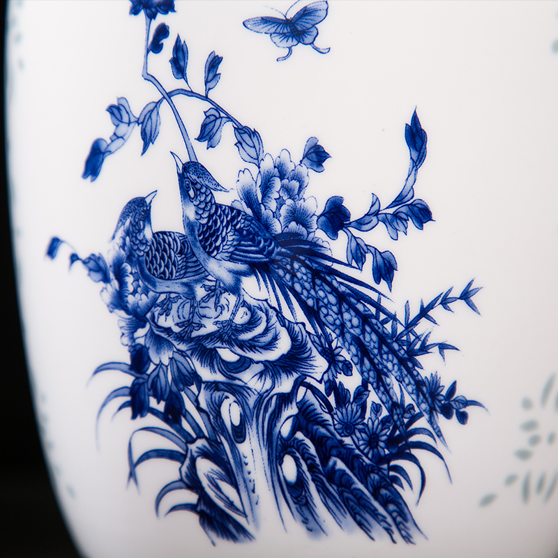 Jingdezhen ceramics and exquisite painting of flowers and blue and white porcelain vase household adornment of I and contracted wine study furnishing articles
