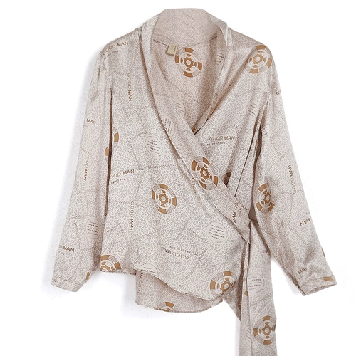 Шелковая приталенная рубашка, лонгслив, ремень, куртка