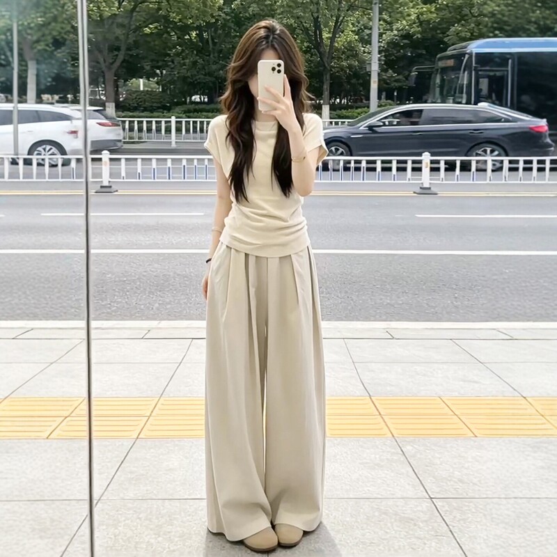 Salt-Style High-End Sportswear Suit for Women, Summer Fashion Outfit, a Complete Set of Short-Sleeved Wide-Leg Pants, Casual Two-Piece Set