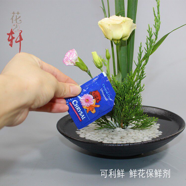 Floral preservative can be fresh flower arrangement aids universal antistaling agent