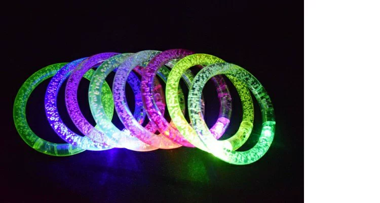 Vòng đeo tay phát sáng Flash Bracelet Vòng đeo tay acrylic LED Đồ chơi trẻ em Bar Dance Night Market Stalls - Vòng đeo tay Cuff