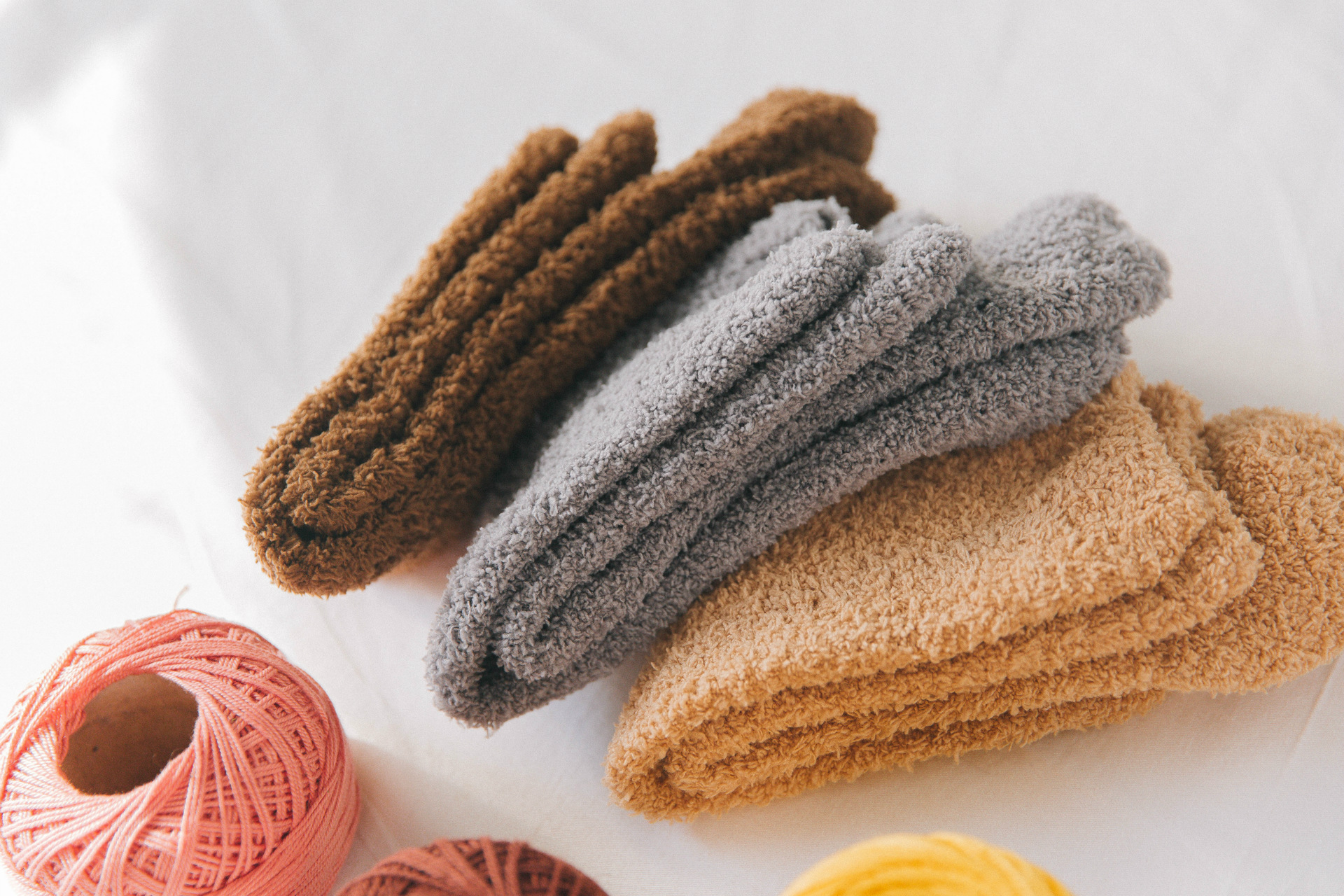 Mùa đông ấm áp màu rắn mùa thu và mùa đông nửa nam cashmere vớ trung bình ống dày lông cừu san hô nhà sàn tất đẹp