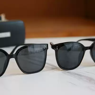 (Flower cat women's clothing) small face ~ anti-UV polarized sun glasses men's and women's sunglasses ins big face travel