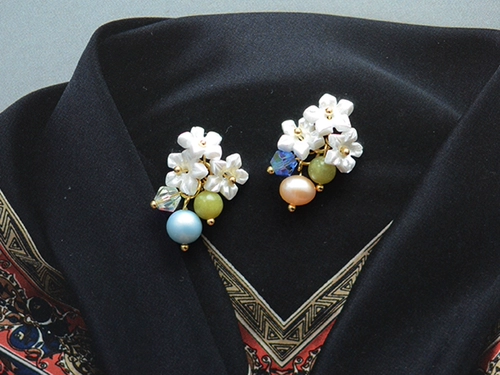 SZ344 Элегантная жемчужная мини -смола маленькая цветочная подвеска