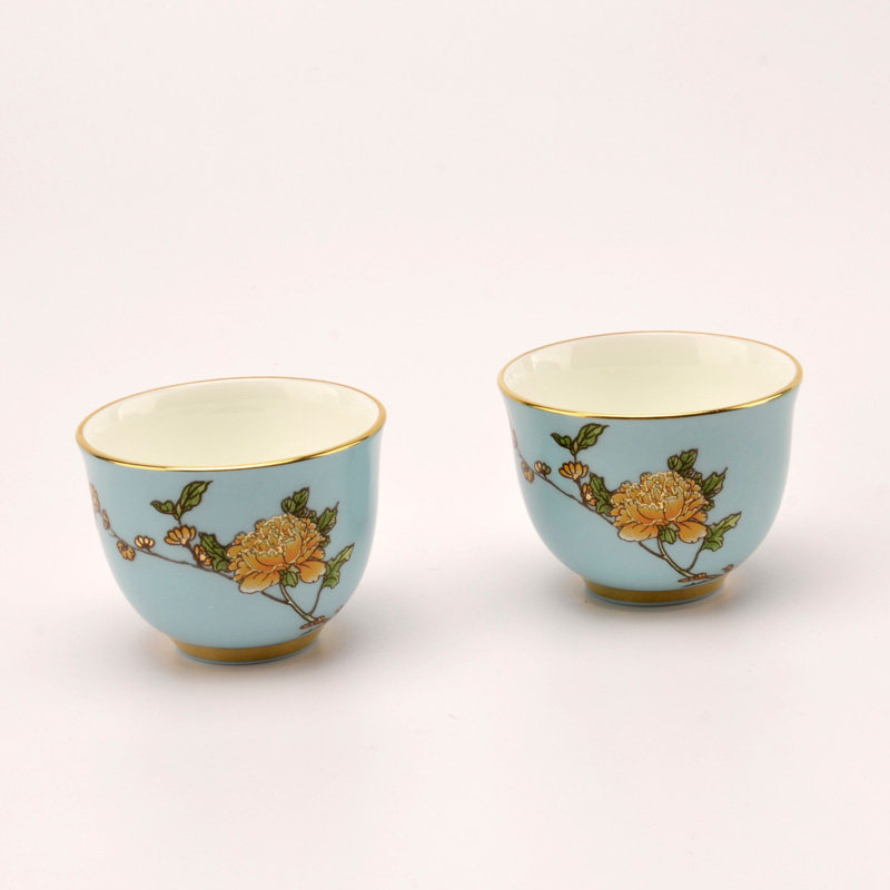 Yongfeng Yuan Madame Porcelain 2 25ML wine glass white cup Self - Sending Gift Box set group